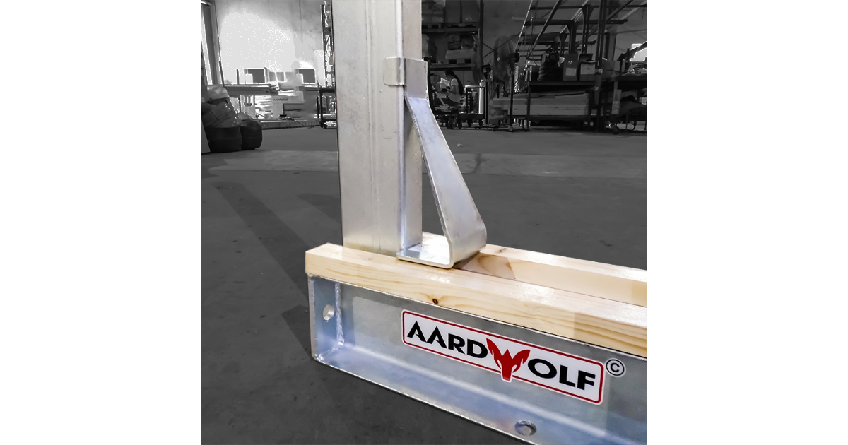 Aardwolf Steel Post Base for Slab Rack and Bundle Rack