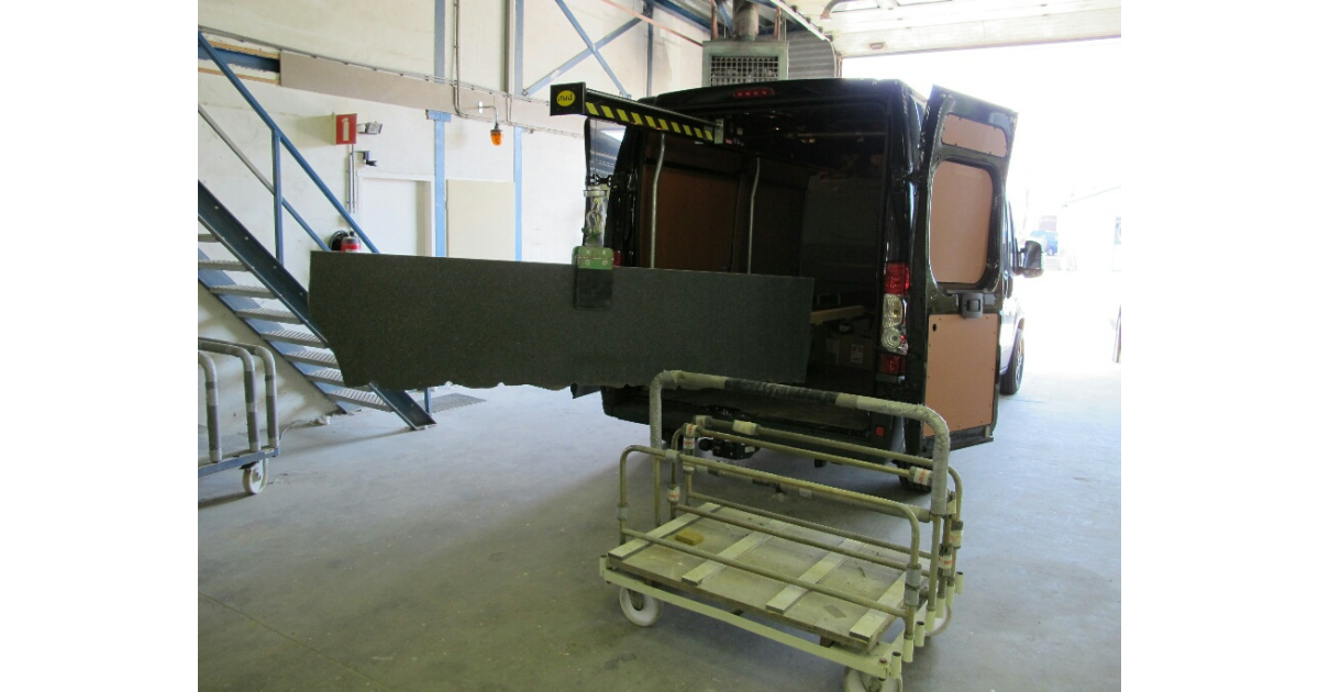 Easy Load Machine Easy Load Hoist & Extending Boom – TSC