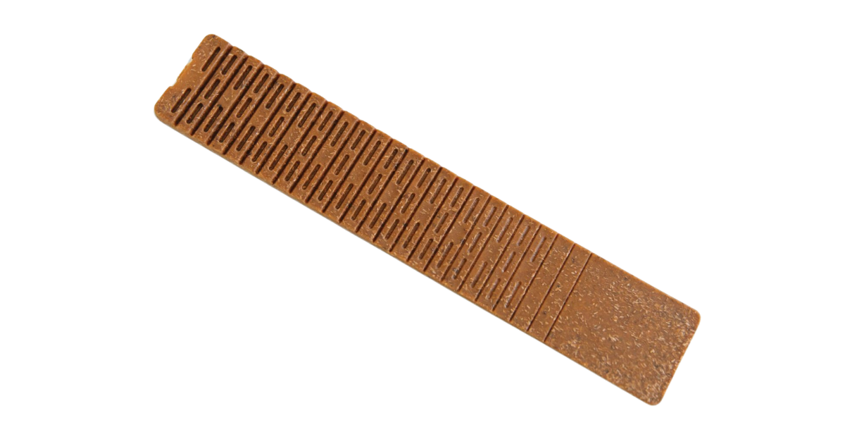 close up of Nelson composite shim showing 1/8" score lines